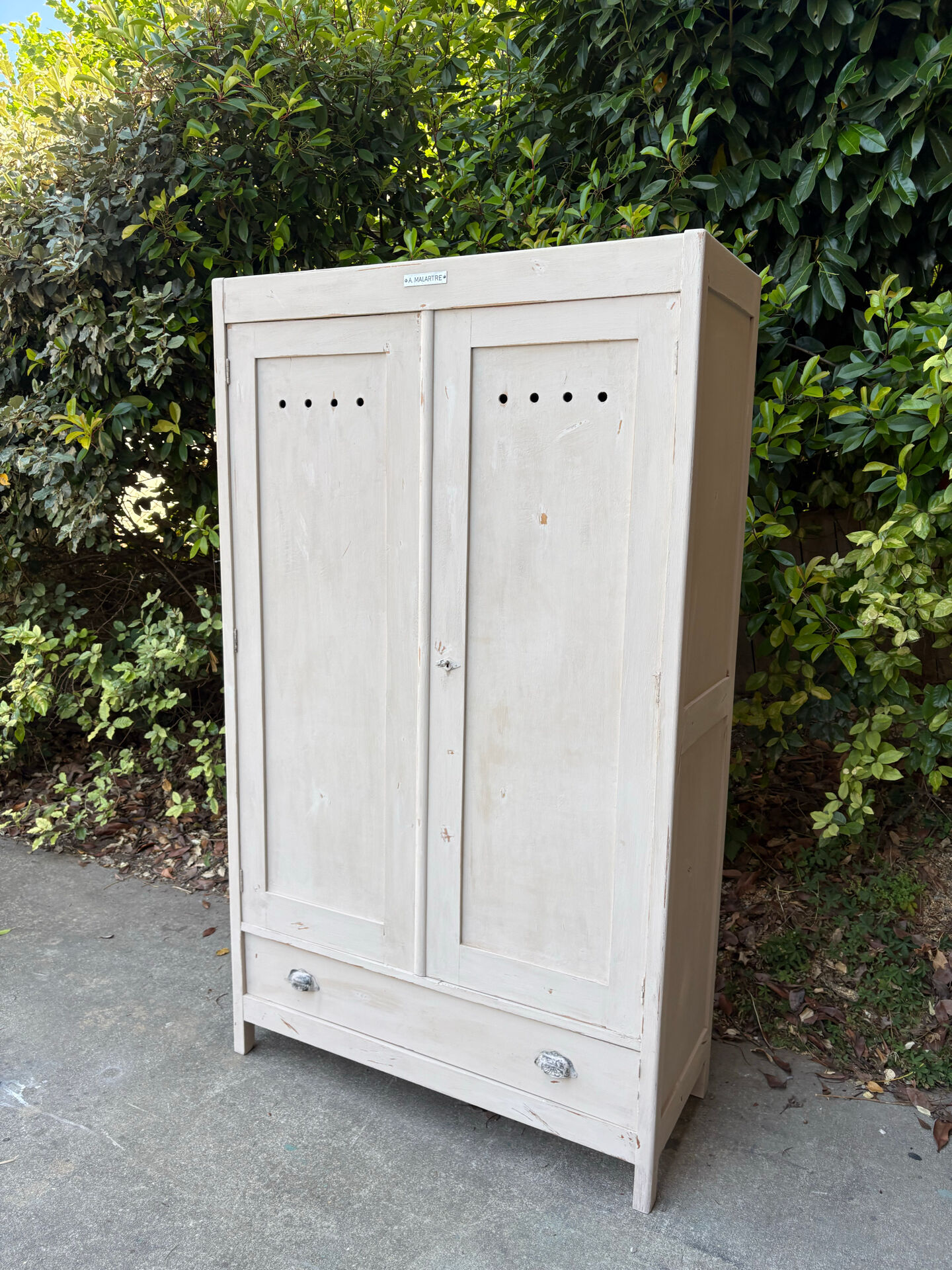 Armoire ancienne, meuble de métier