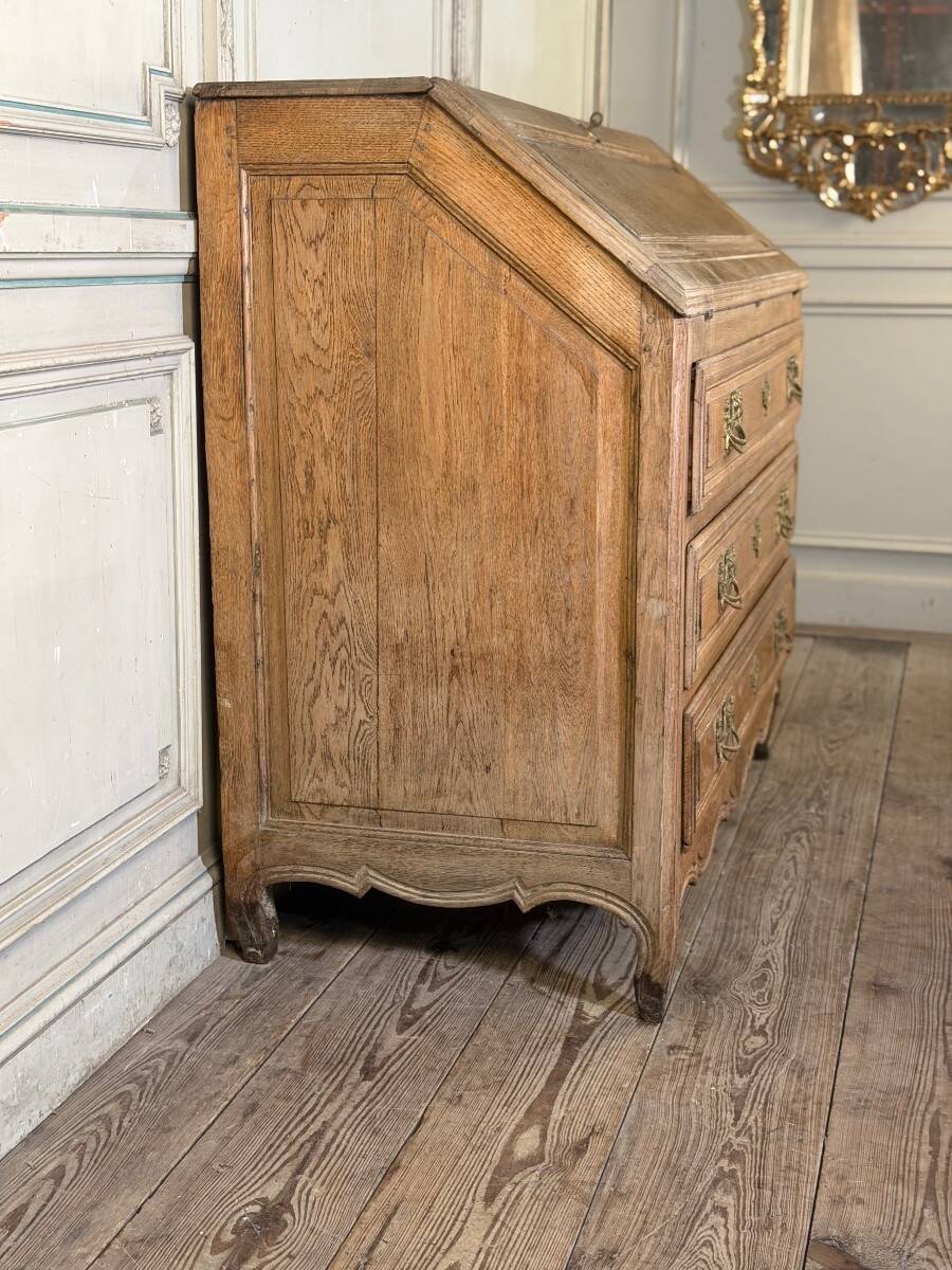 Commode secrétaire en chêne clair, XVIIIeme siècle