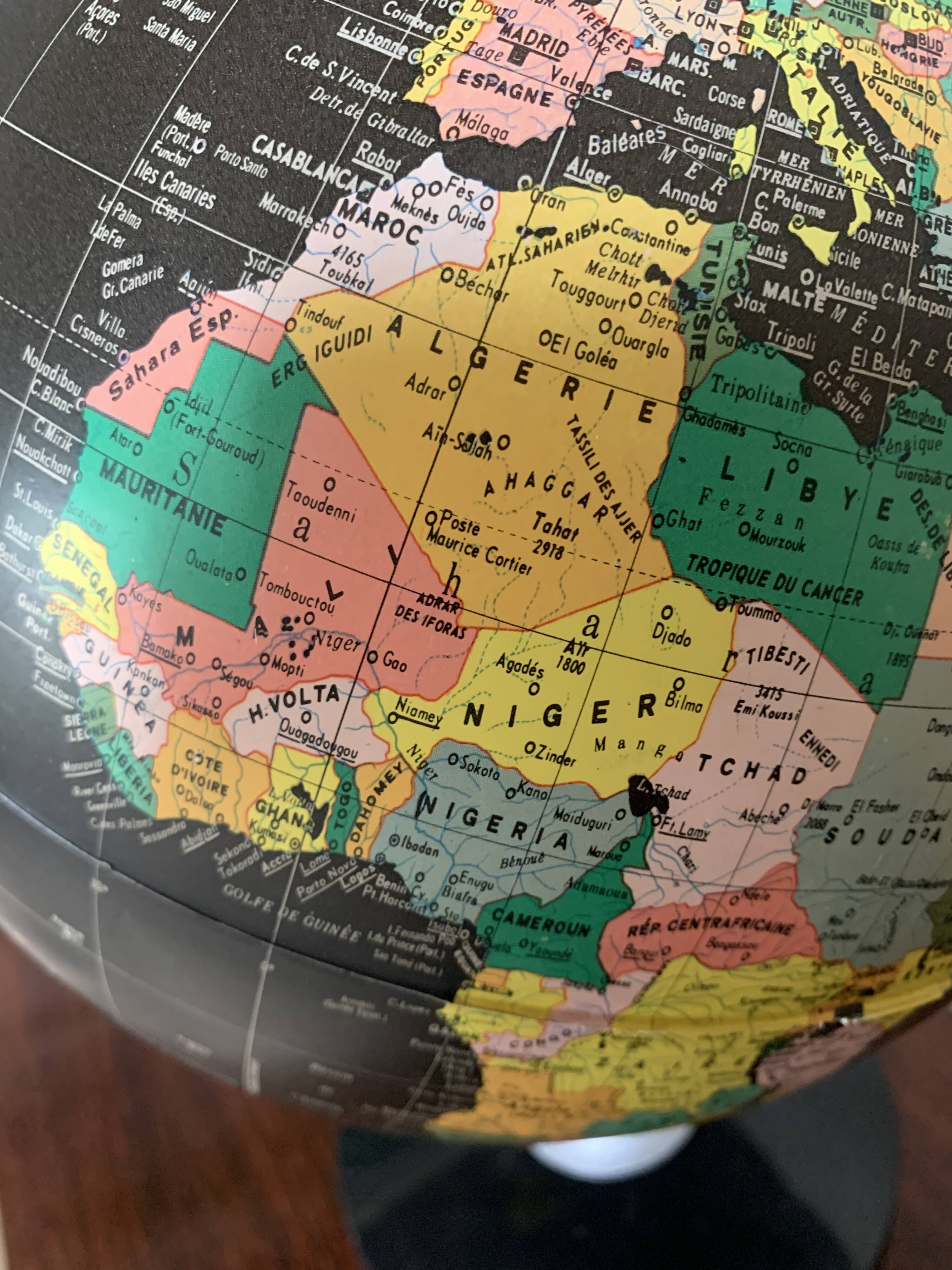 Black world map globe