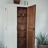 Armoire parisienne ancienne