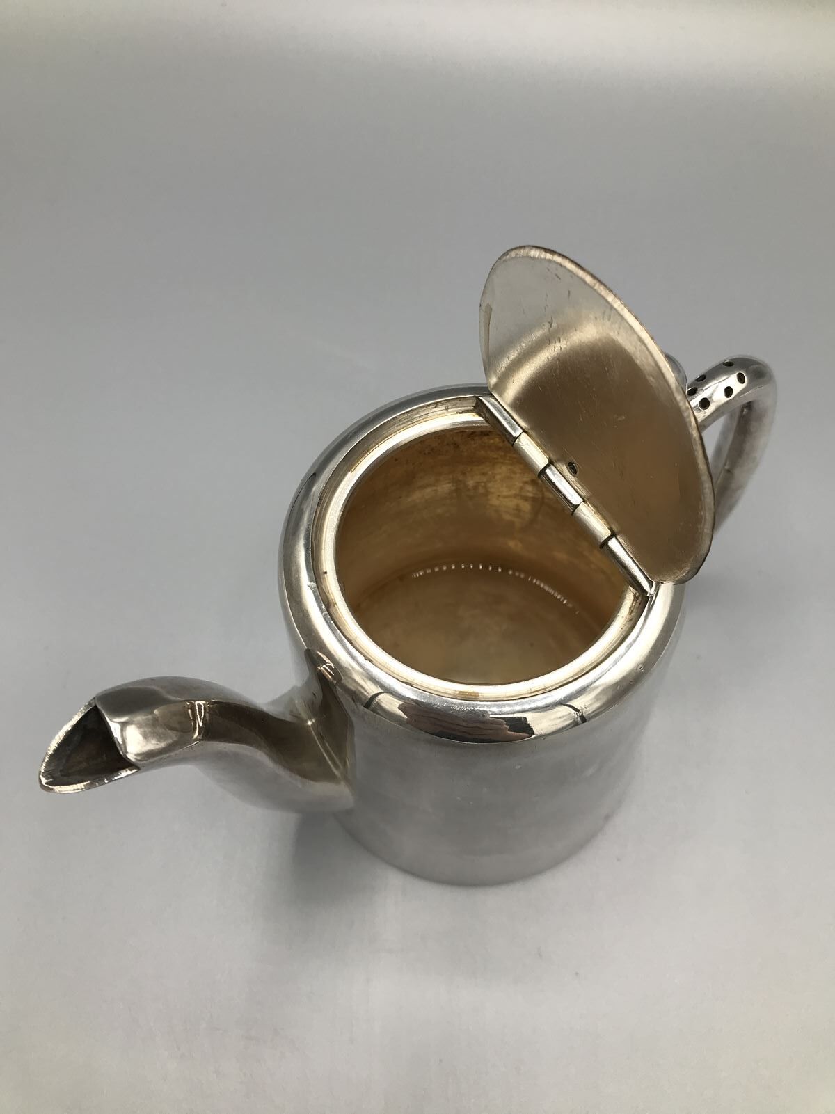 Silver metal pourer