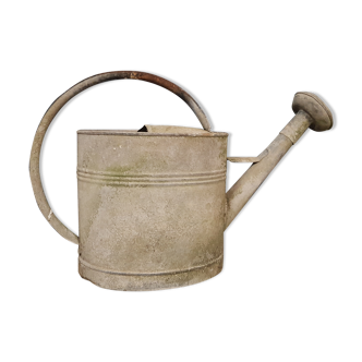 Zinc watering can