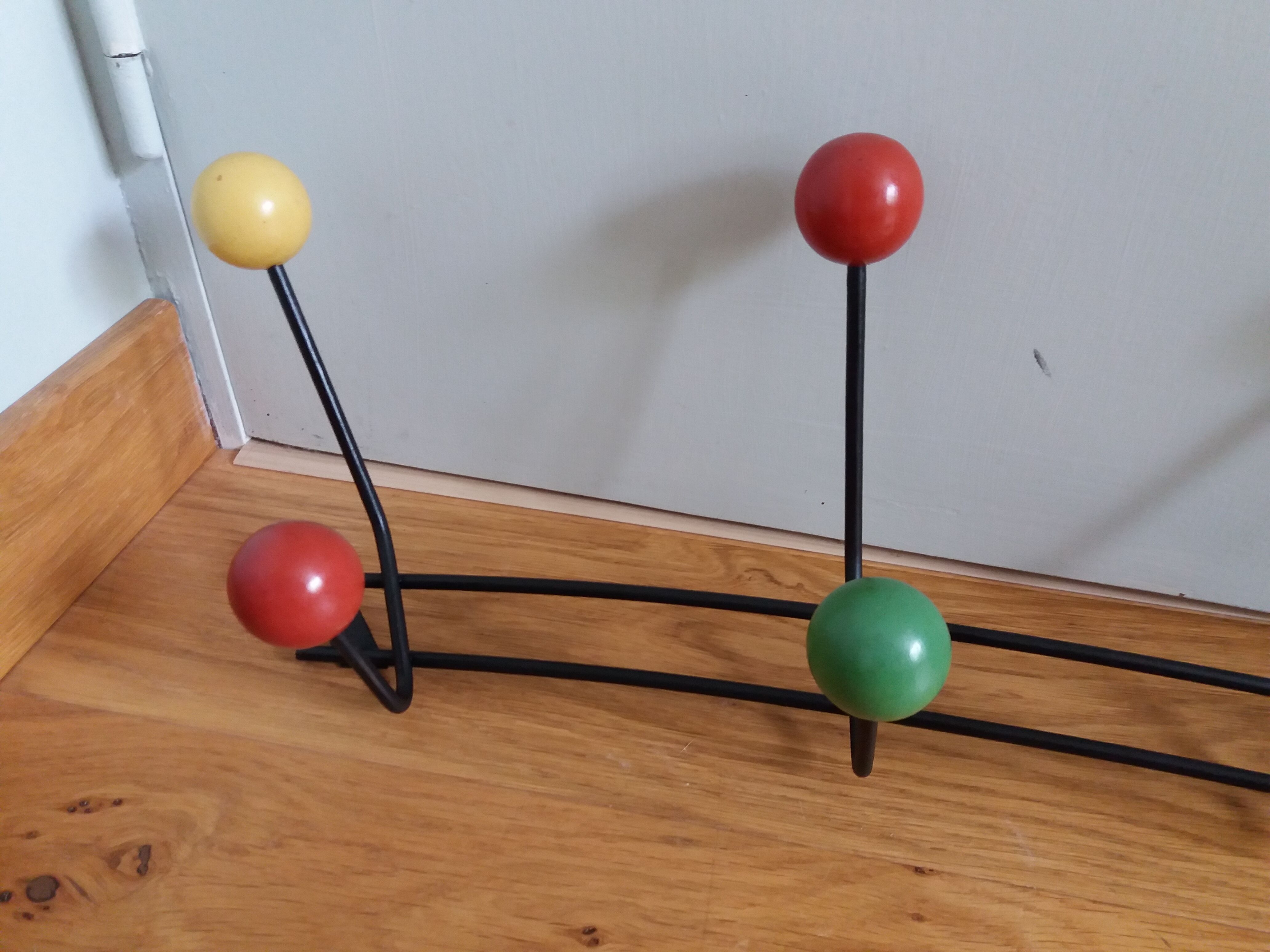 Ball coat rack