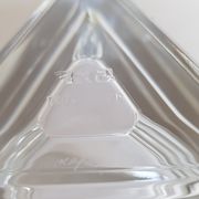 Coupe vide poche en verre de forme triangulaire signé