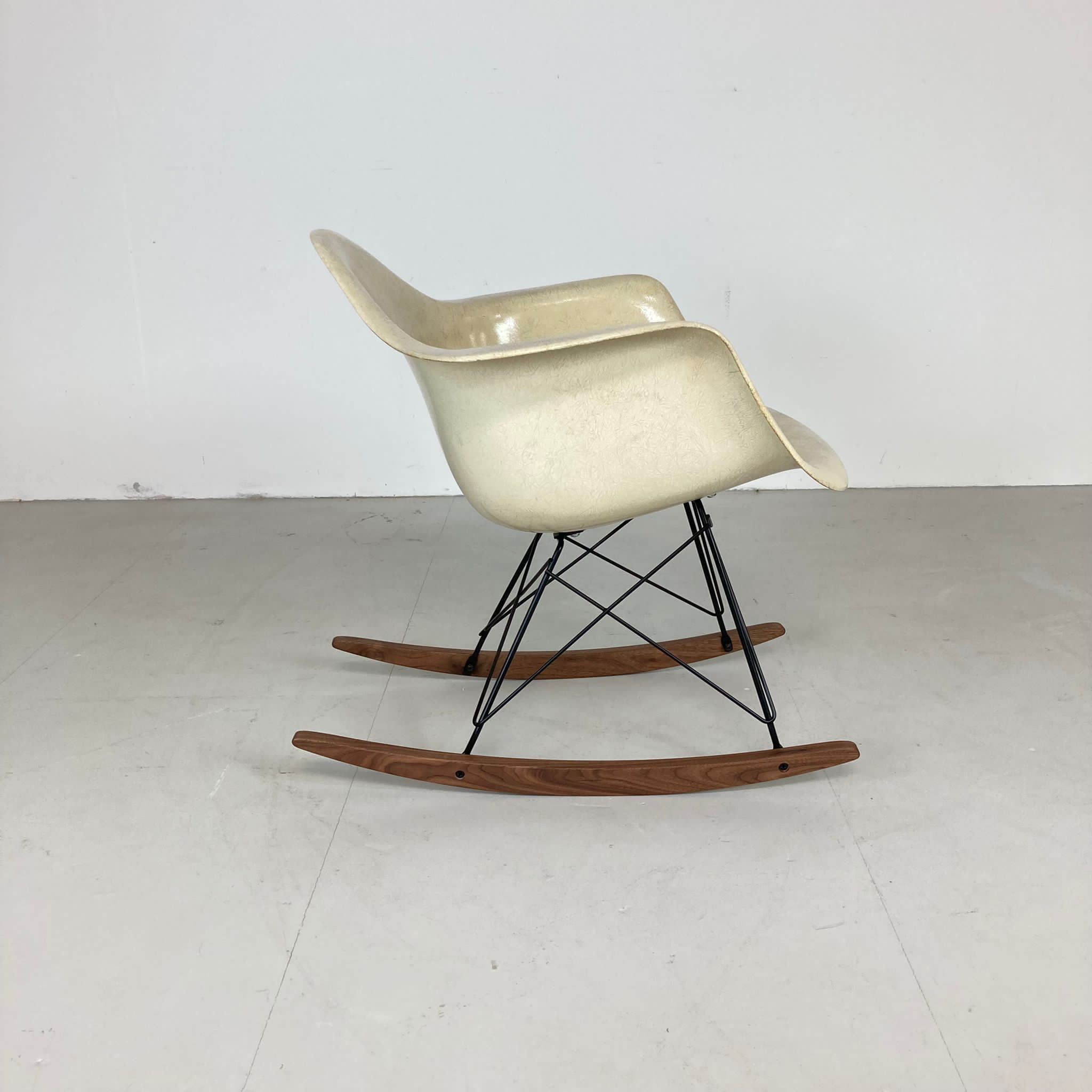 Rocking-chair RAR de Charles & Ray Eames pour Herman Miller 1950