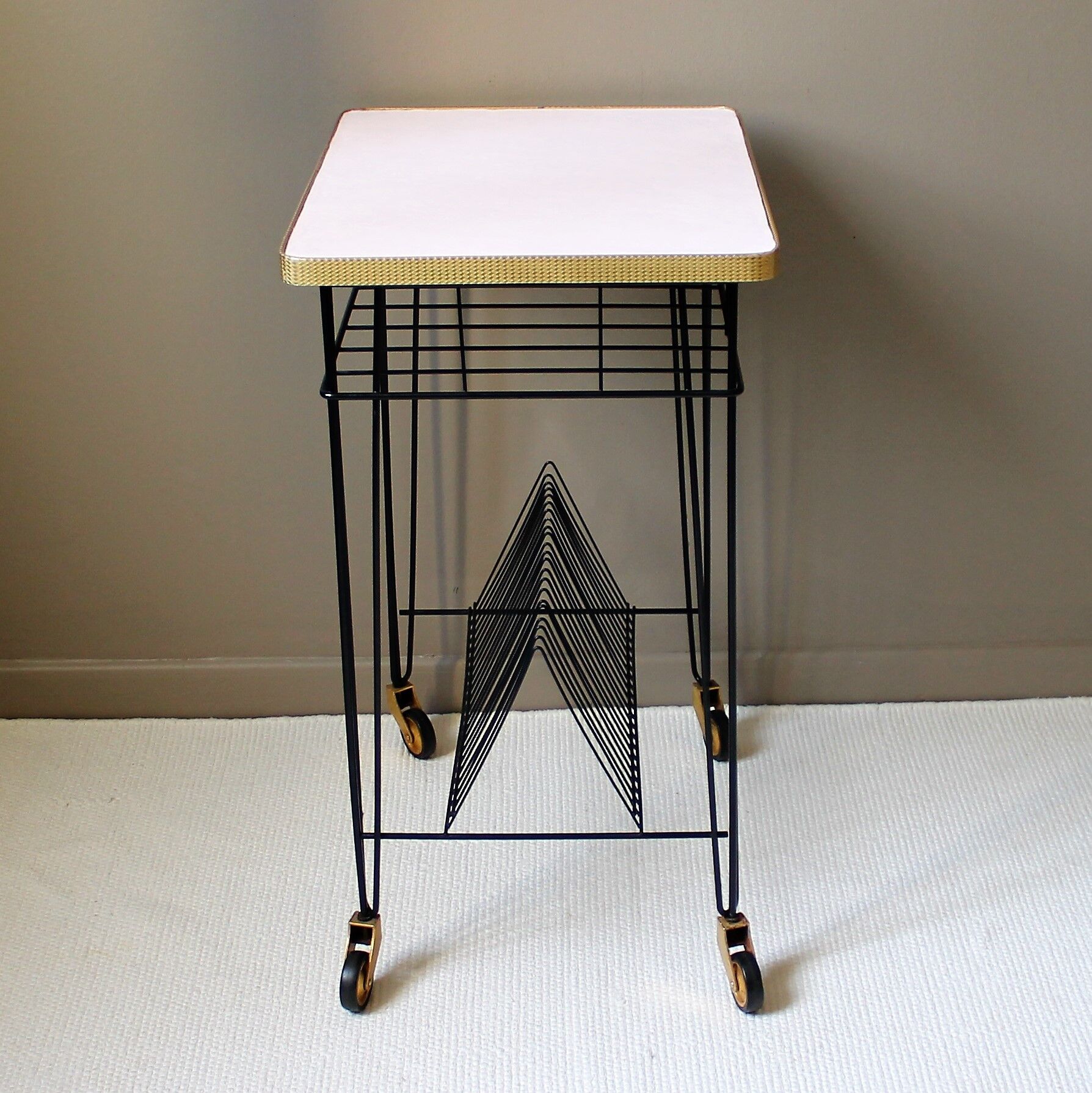 Extra vintage feet eiffel table