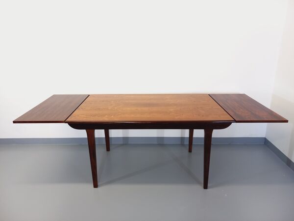 Table à manger style scandinave vintage des années 50 60 en palissandre avec rallonges