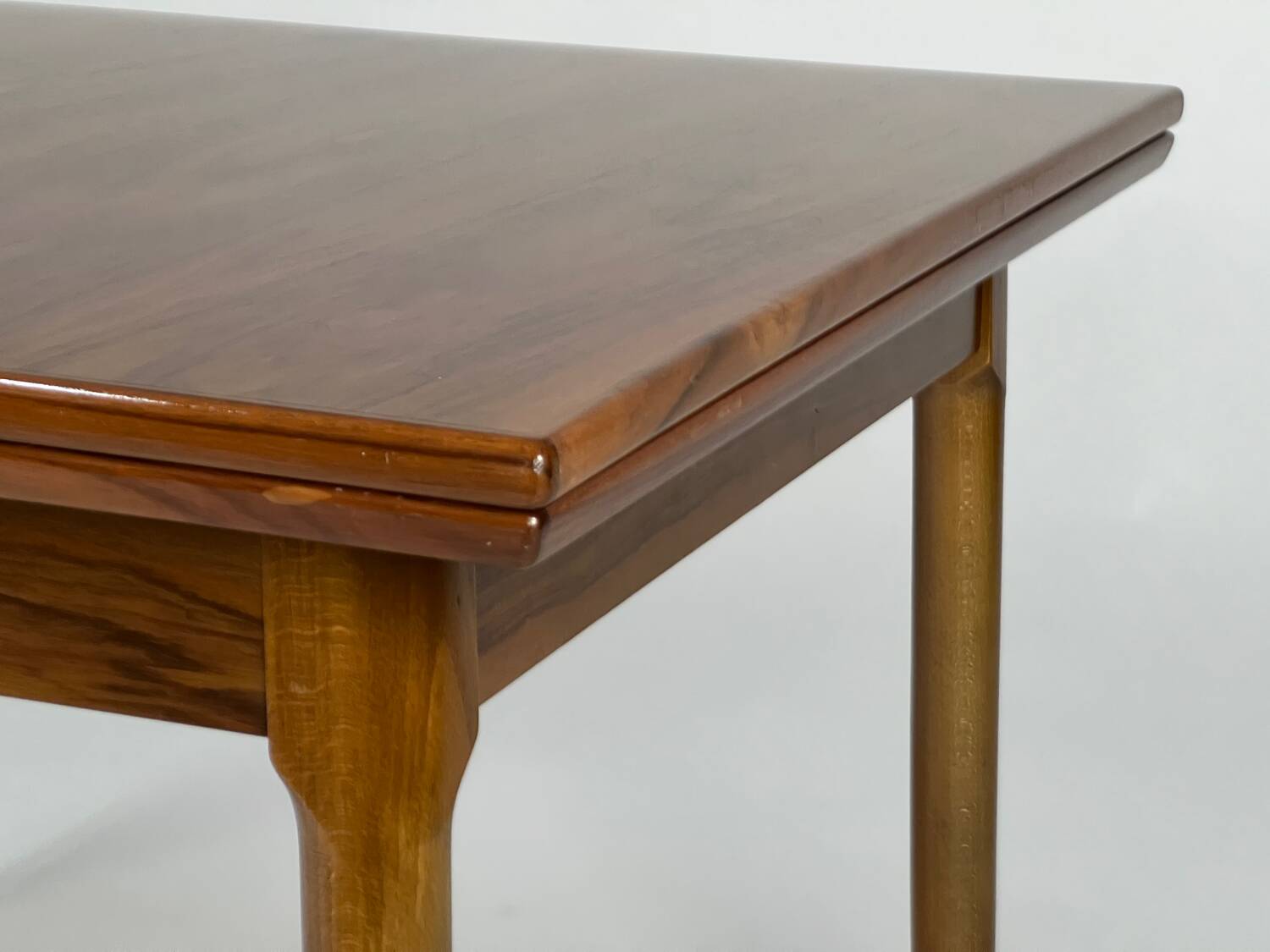 Mid-century dining table walnut vintage 60s Extandable