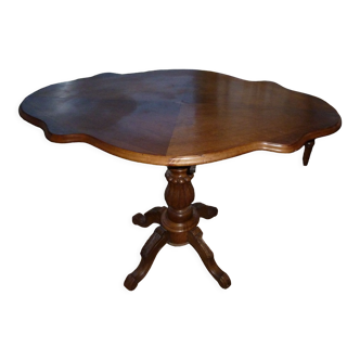 Gueridon table with tilting top