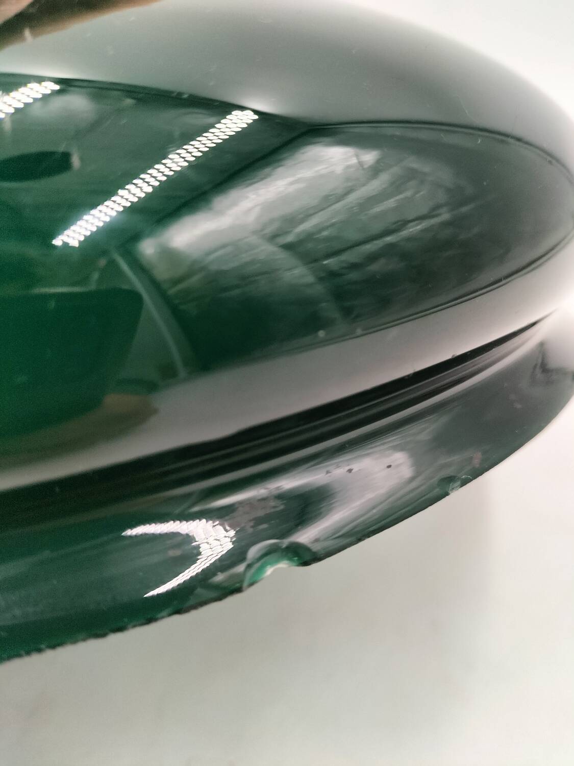 Green opaline suspension