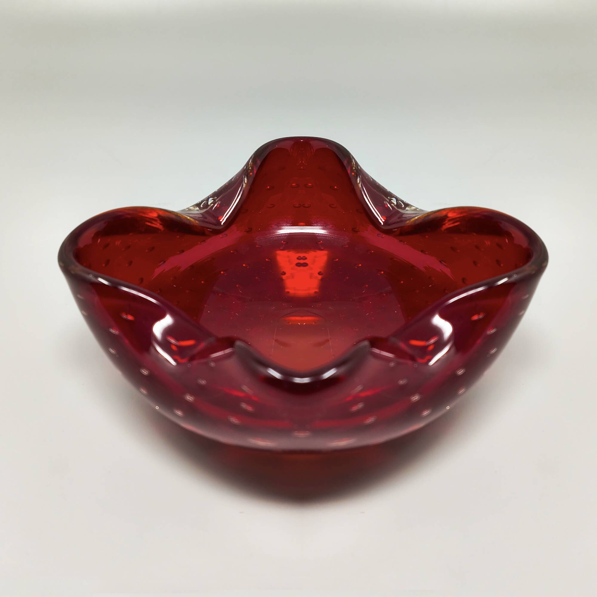 Cendrier ou vide-poches en verre de Murano Bullicante rouge des années 1960 par Fla