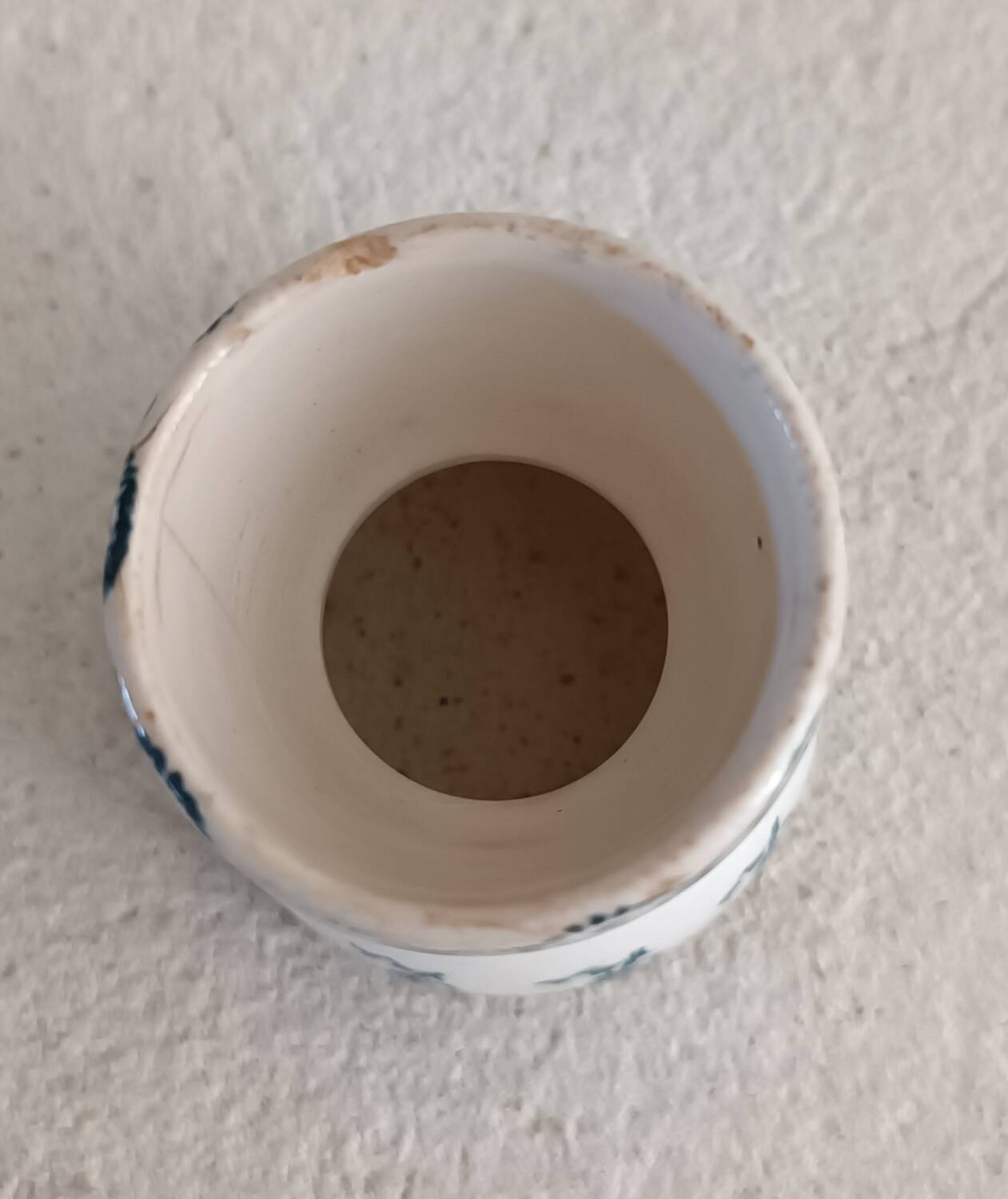 Iron earth egg cup