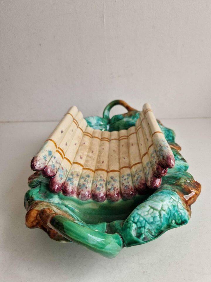 Old asparagus dish in barbotine