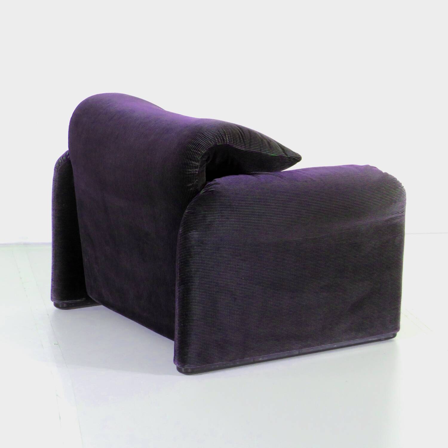 Mid century velvet lounge chair Maralunga by Vigo Magistretti for Cassina - Italy, 1970s