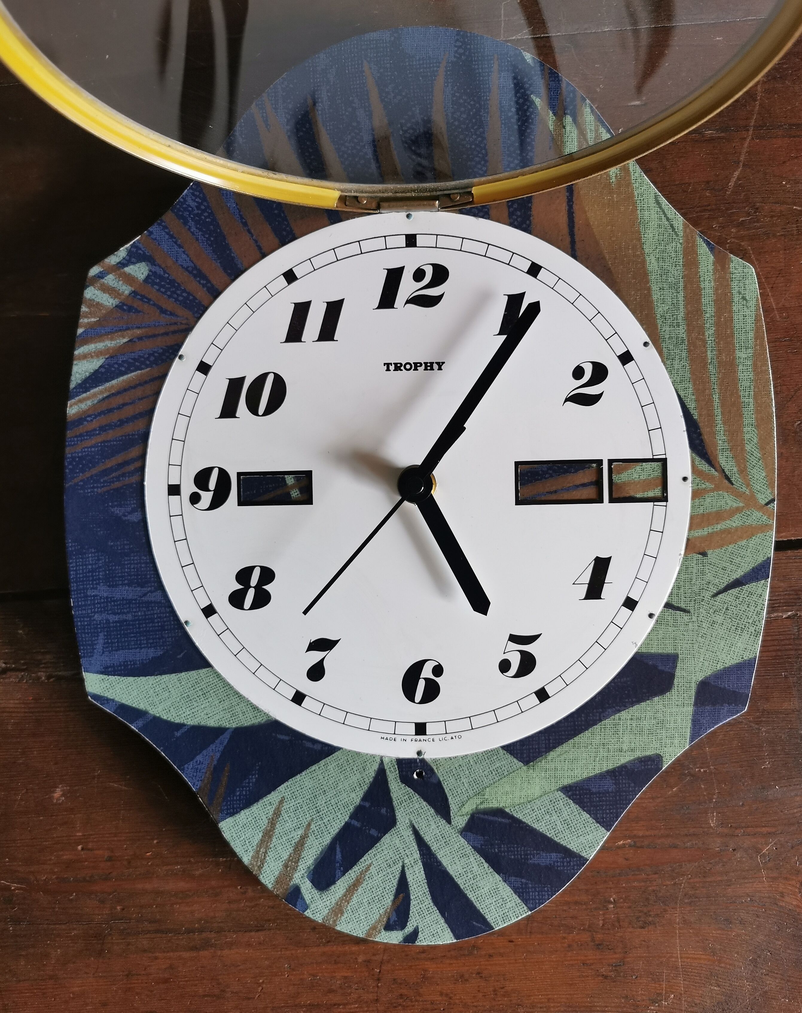 Vertical silent vintage wall pendulum clock "Trophy blue green golden"