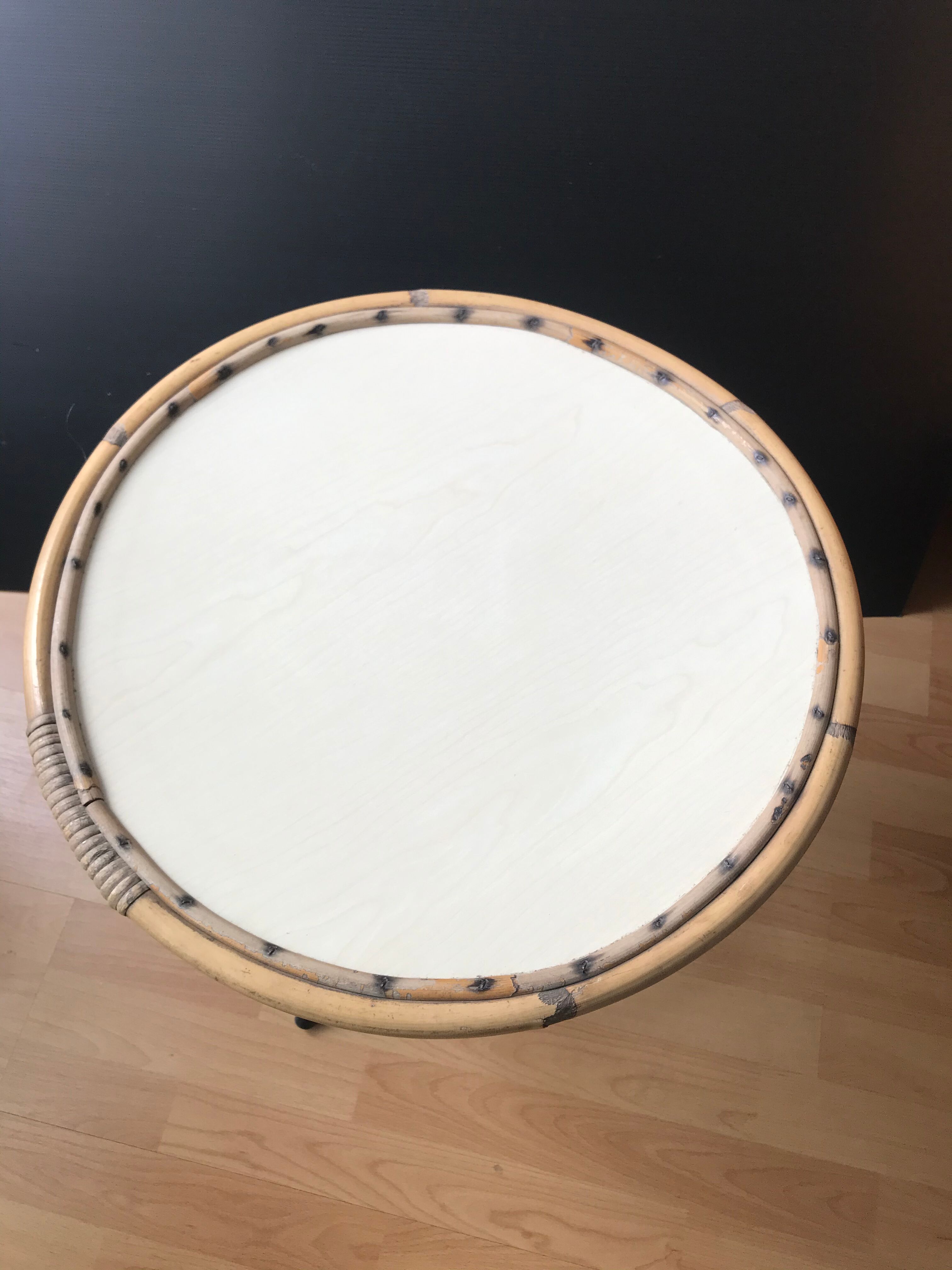 Round rattan coffee table