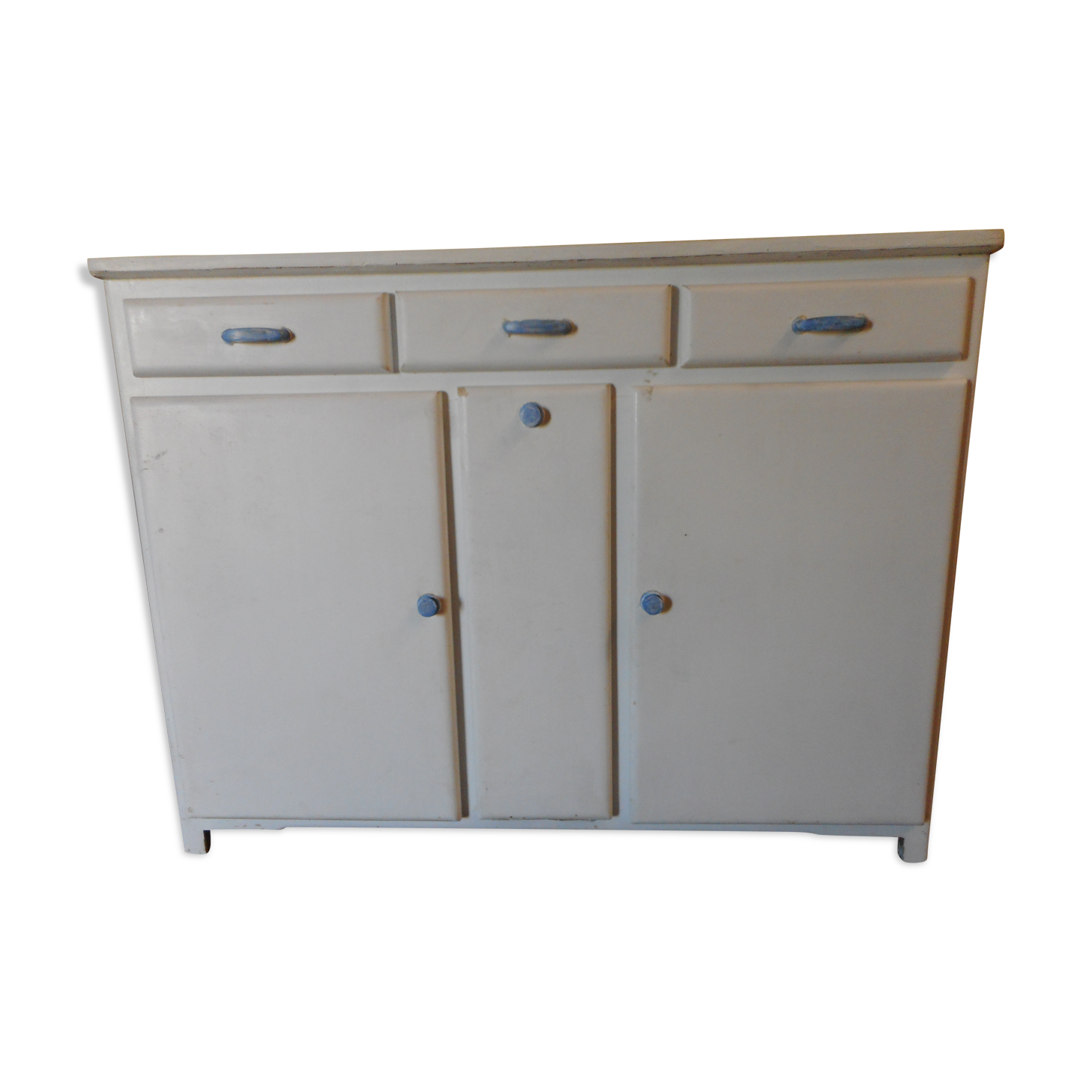 Low mado style buffet