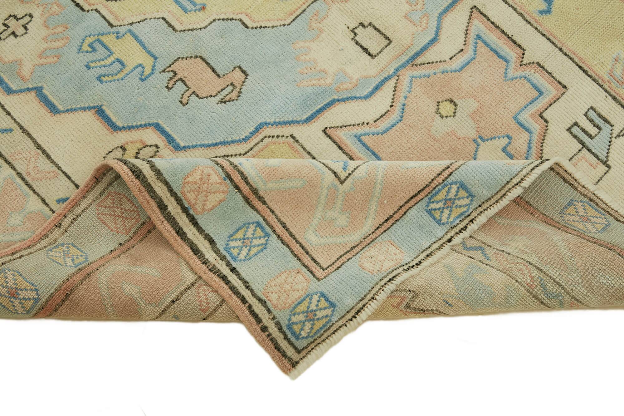 Turkish Vintage Anatolian Rug 140 cm x 191 cm