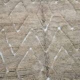 Traditional handwoven Berber rug, size 100 x 200 cm