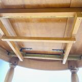 Round table in solid wood
