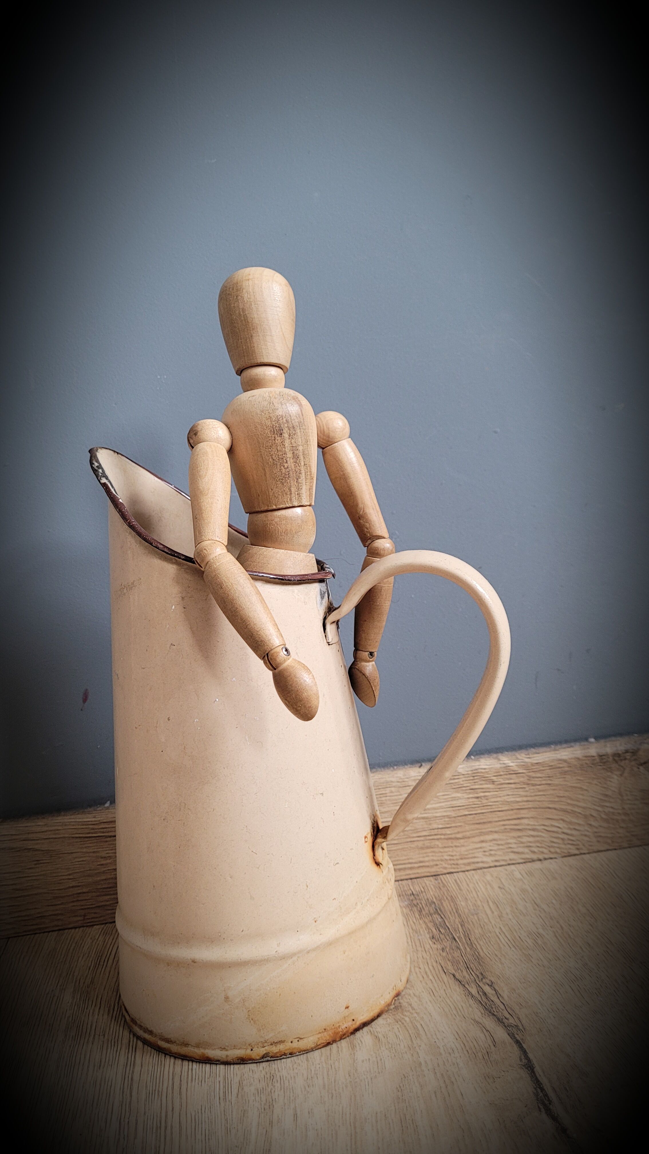 Broc enamelled beige