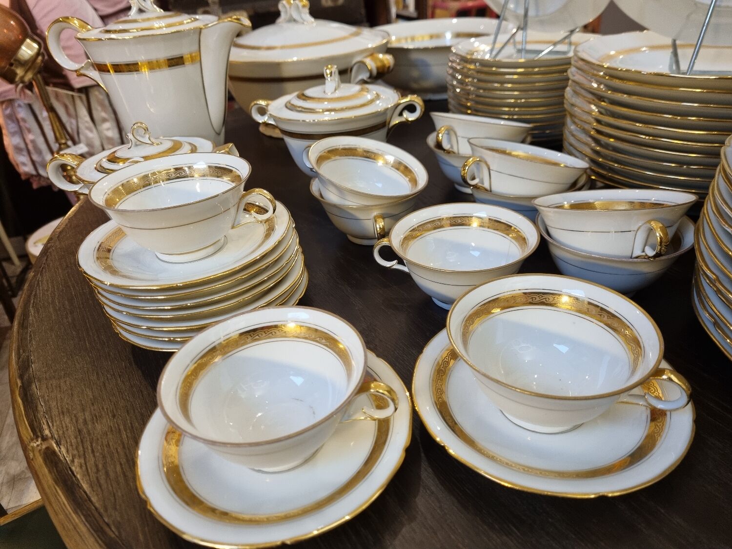 UM Limoges table service, Art Deco gold thread porcelain 80 pieces