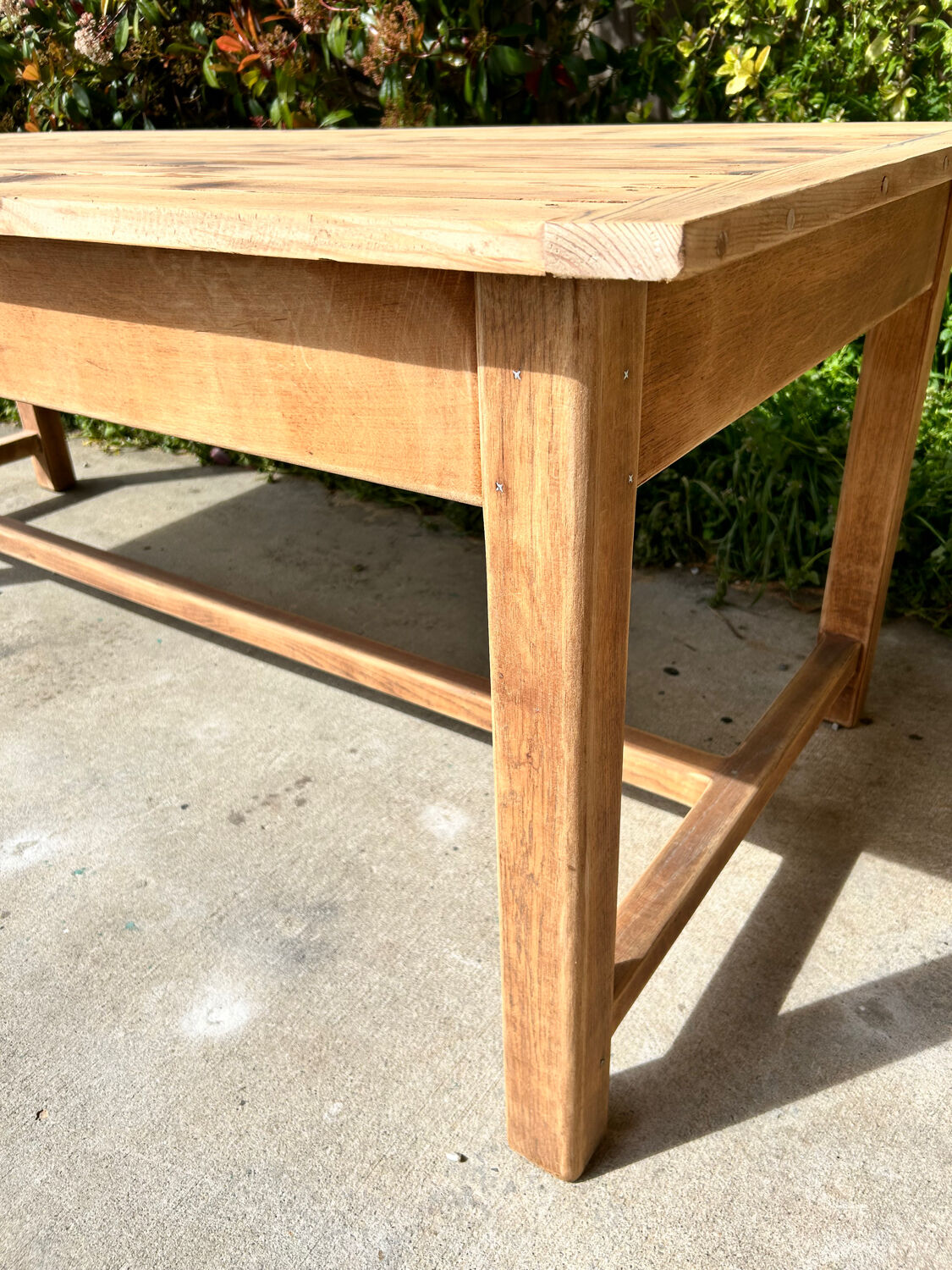 Farm table