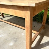 Farm table