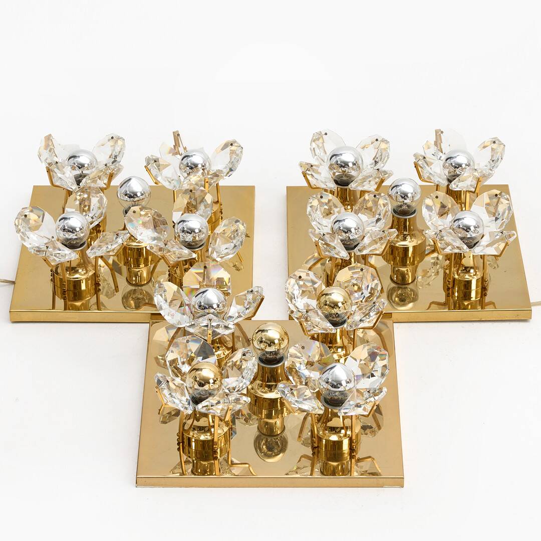 Brass wall lamp with glass prisms