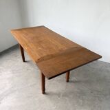Extendable farmhouse table in oak