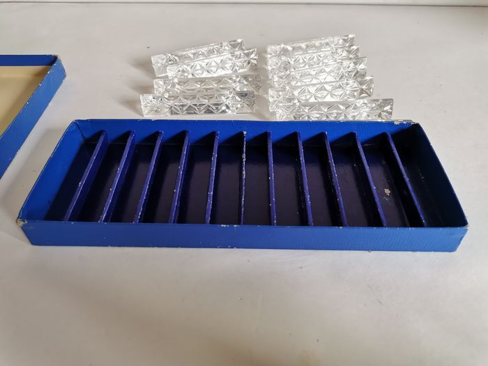 10 crystal knives holder