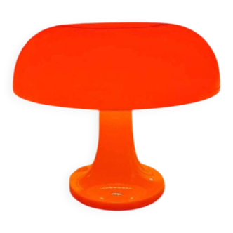 Decorative table lamp in the shape of a mushroom.