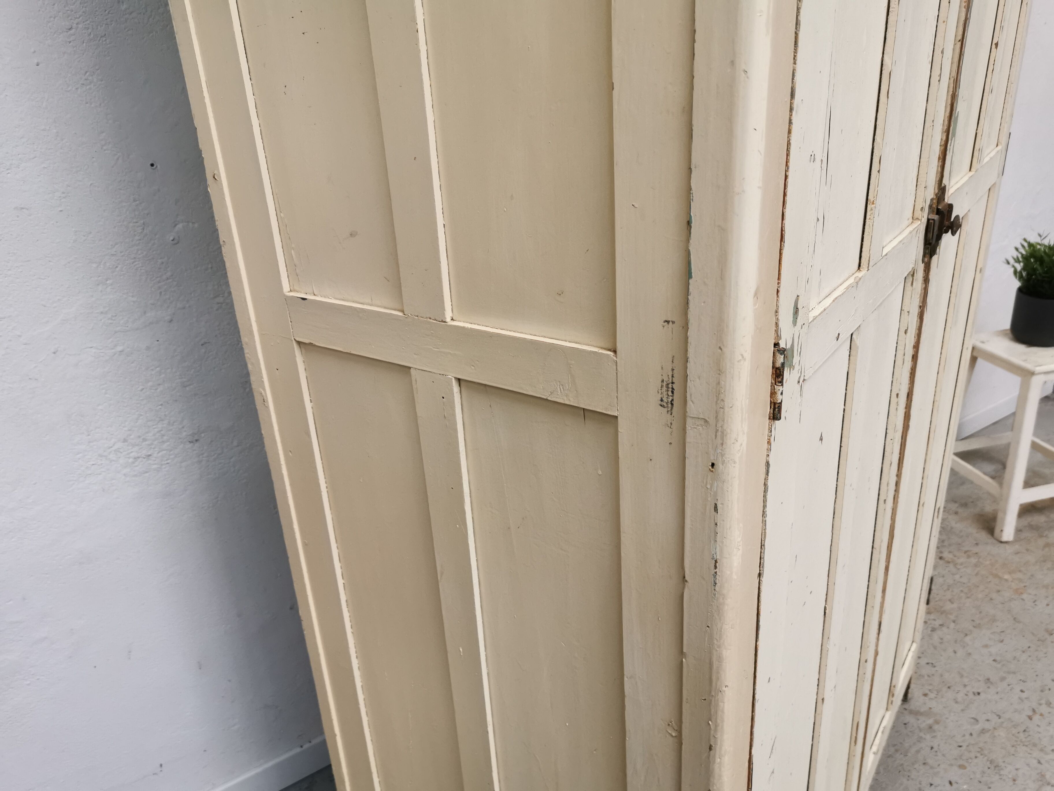 Armoire parisienne