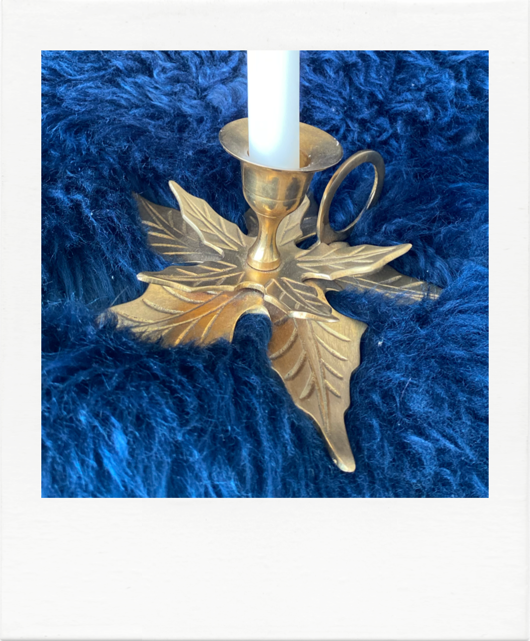 Finger candle holder, leaf shape, brass