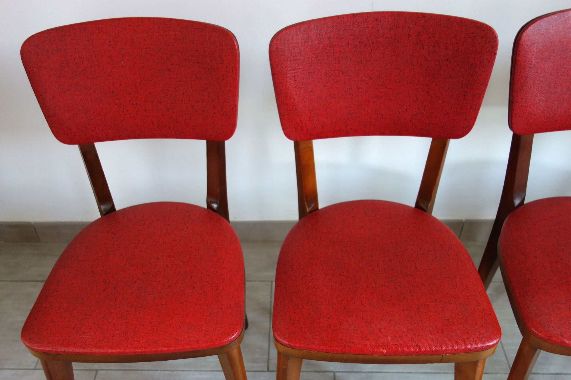 Suite de 4 chaises années 50