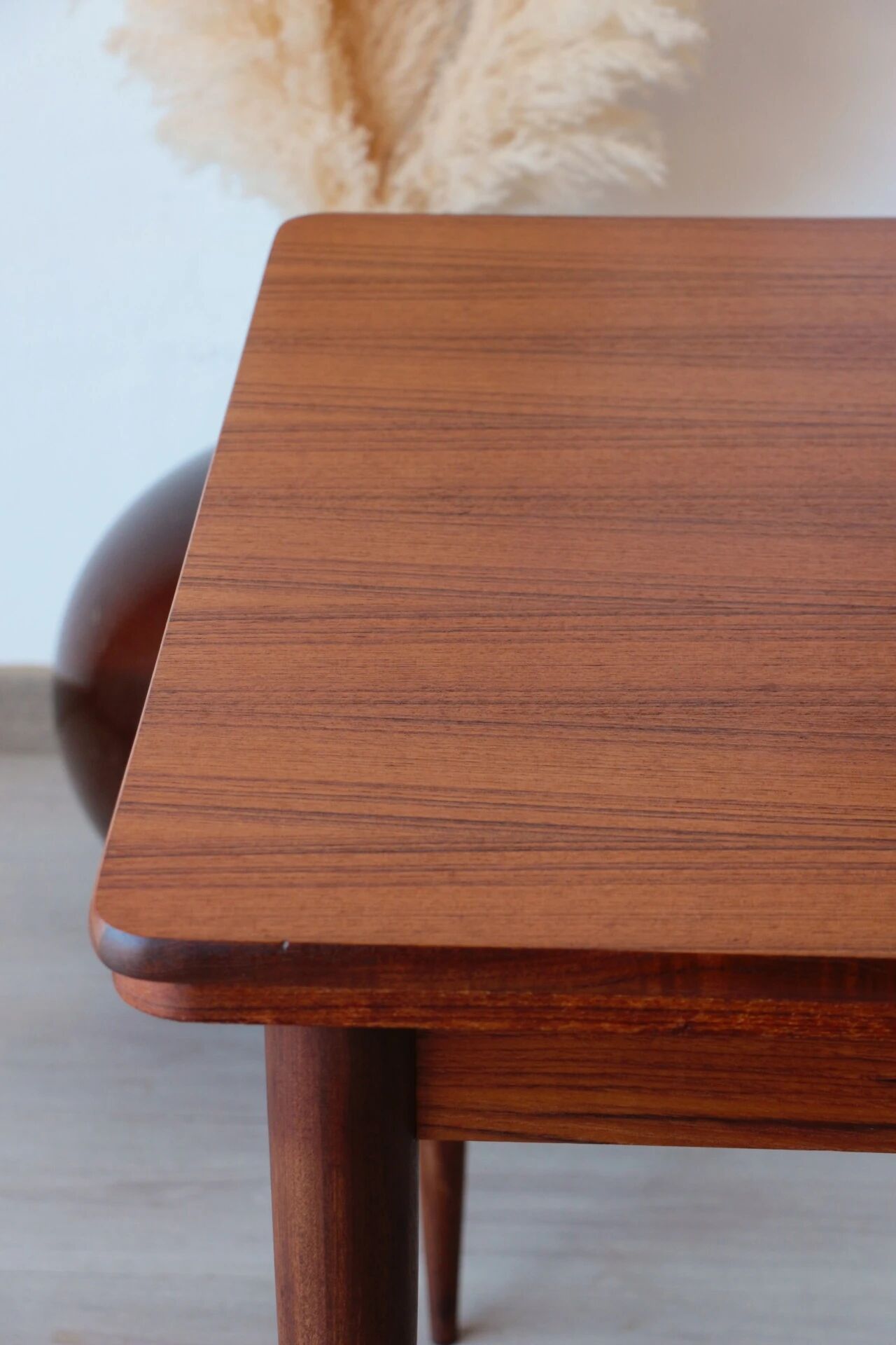 Vintage teak dining table – extendable Scandinavian design