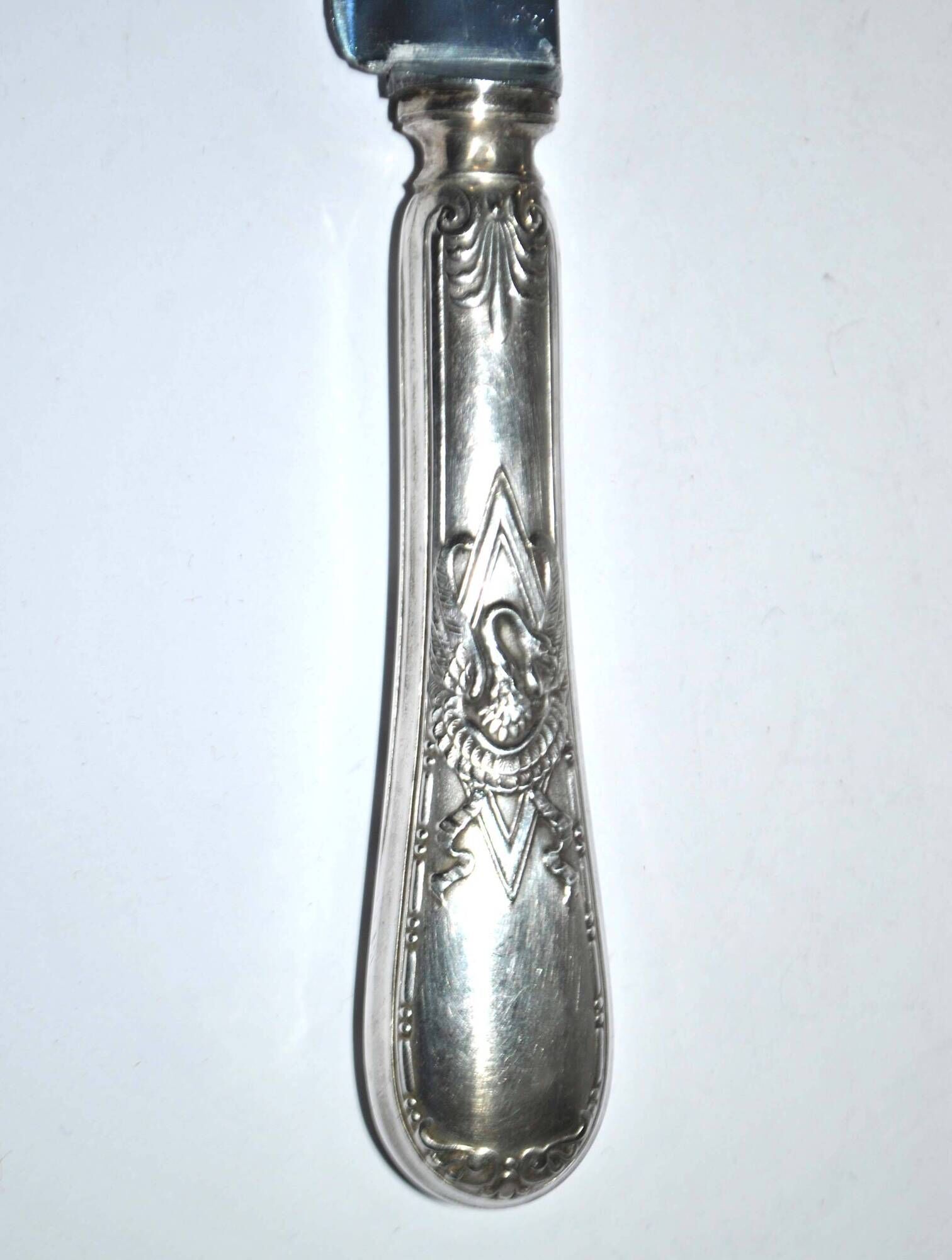Set of 12 Napoleon Empire table knives - 19th century diamond swan decoration.