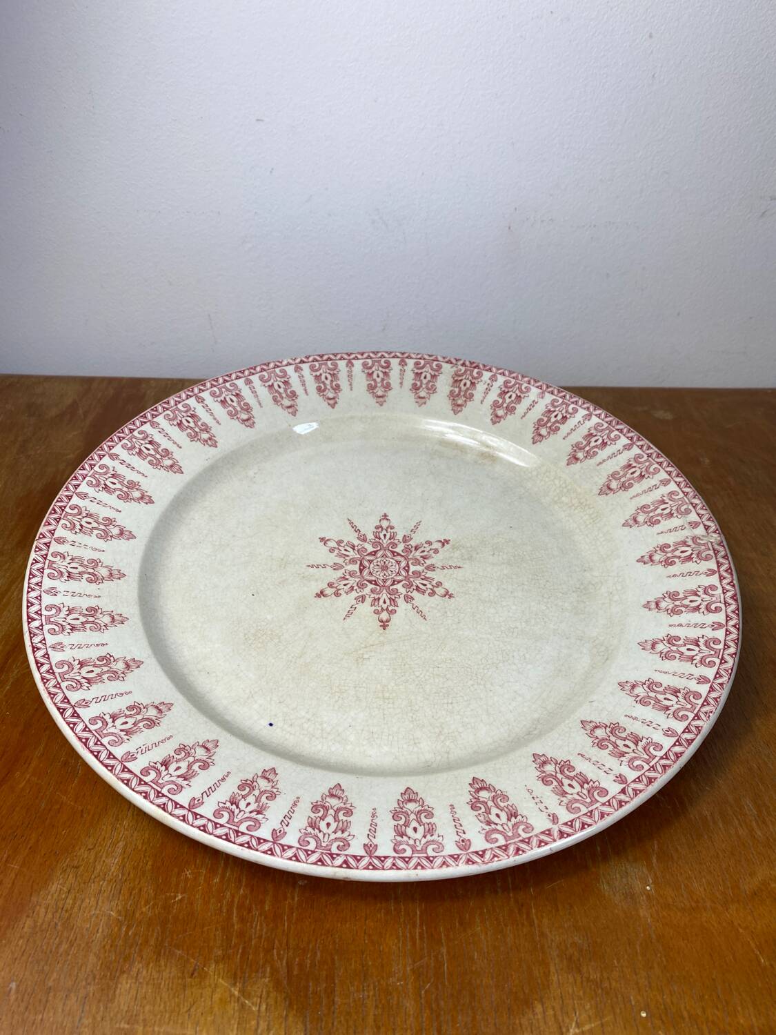 Antique Hiens porcelain dish, iron earth