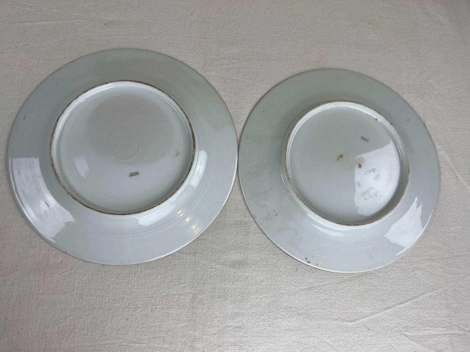 Set of decorative plates