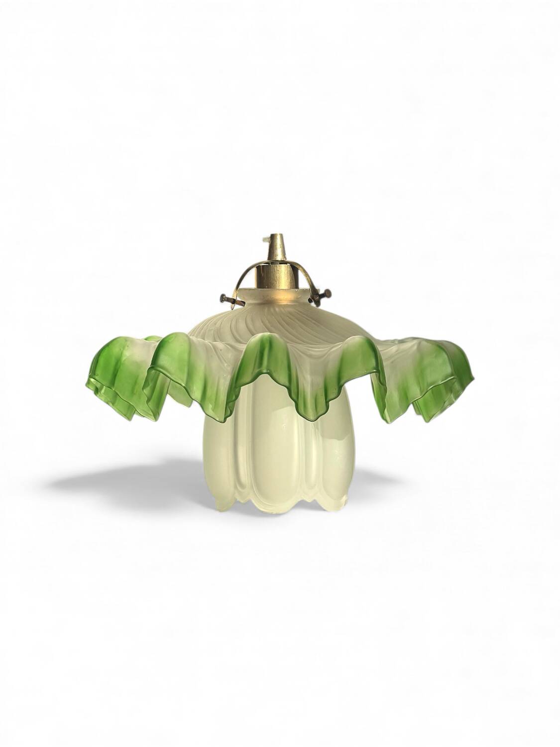 Paire de suspensions en opaline plissée et tulipes à motifs Art déco