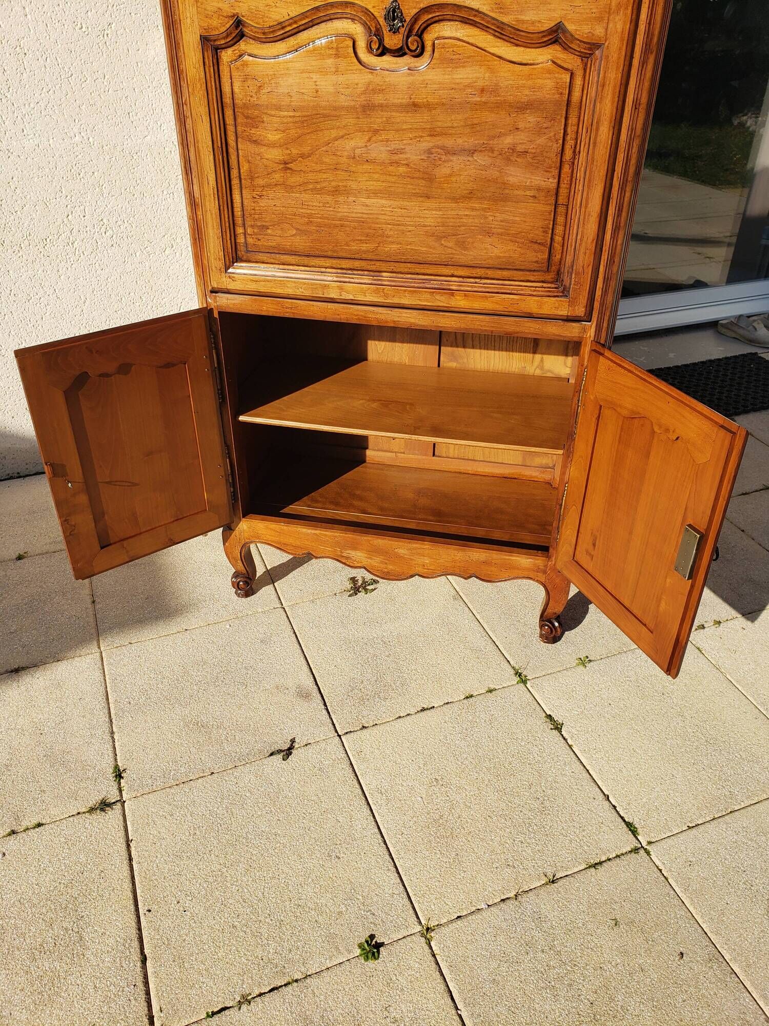 Secrétaire ancien scriban vintage en bois de noyer style Louis XV