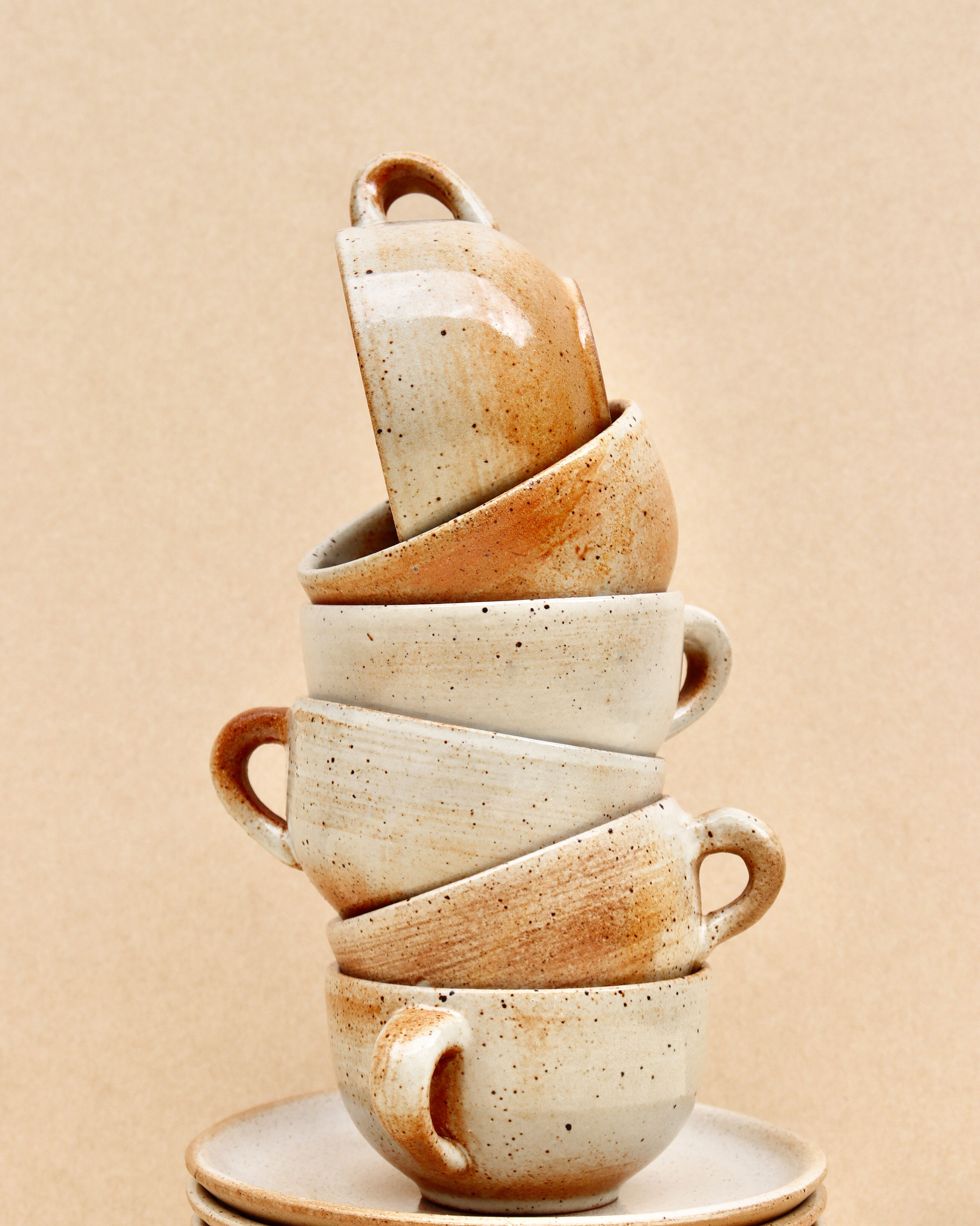 Lot de tasses en grès