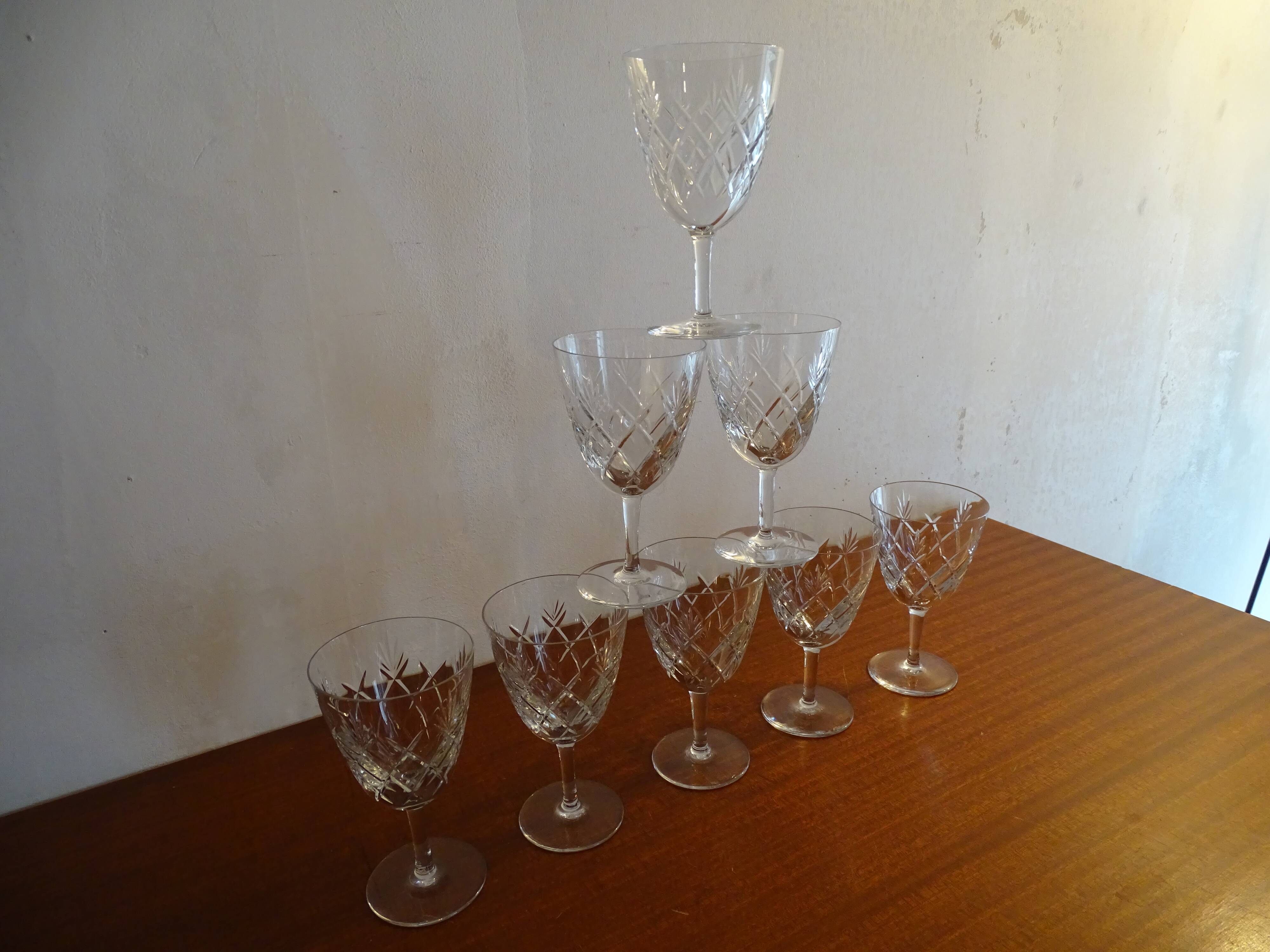 8 glasses of Bayel crystal wine signed, cut crystal.