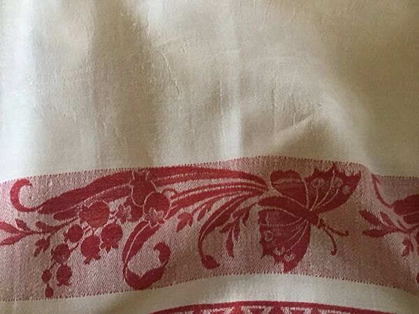 Grande nappe rouge et blanche vintage