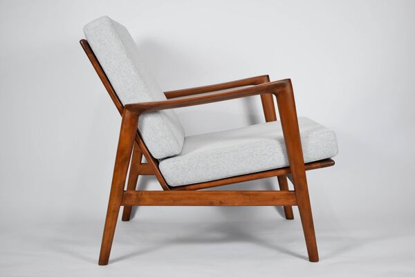 Fauteuil original restauré, tissu gris clair, années 1960, usine de meubles Swarzedzka