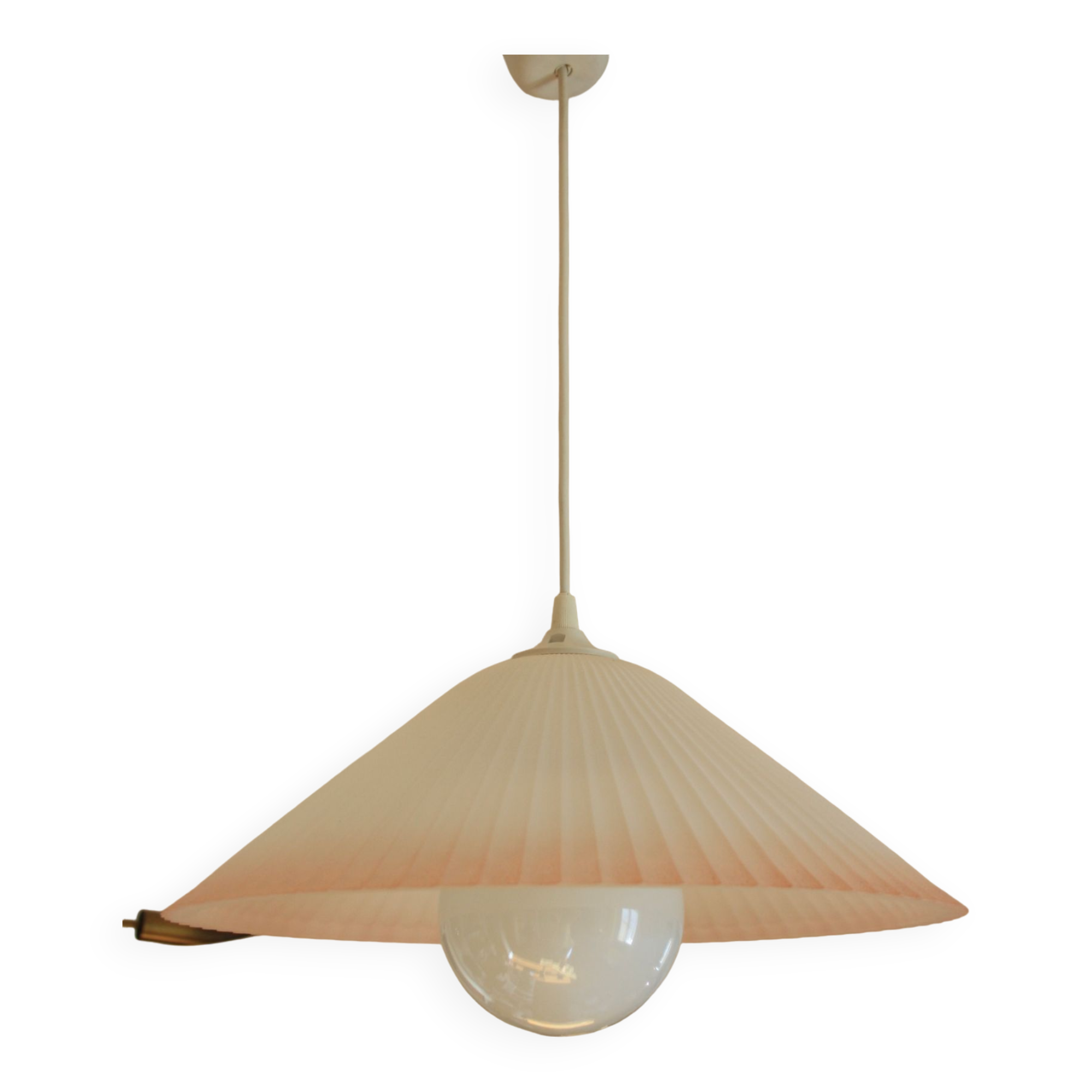 Pleated glass suspension