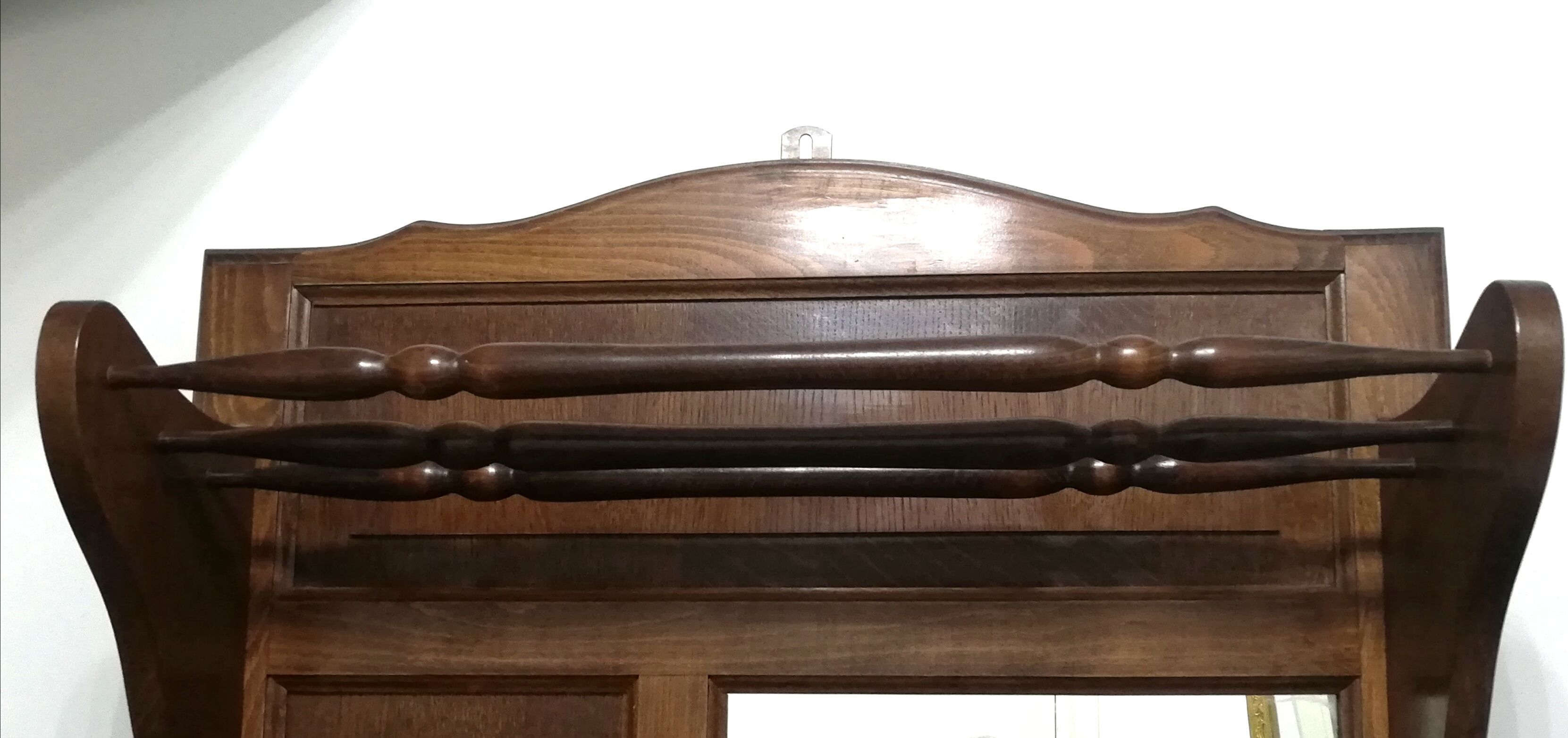 Cloakroom coat rack