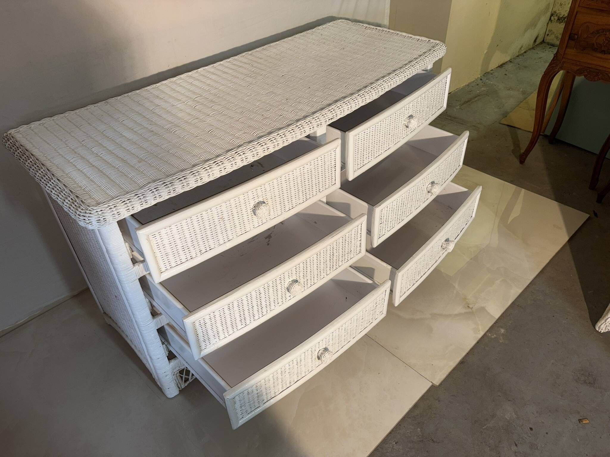Ensemble chambre rotin blanc : commode, miroir, lit, panier