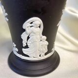 Wegwood England vase, 9.5 cm