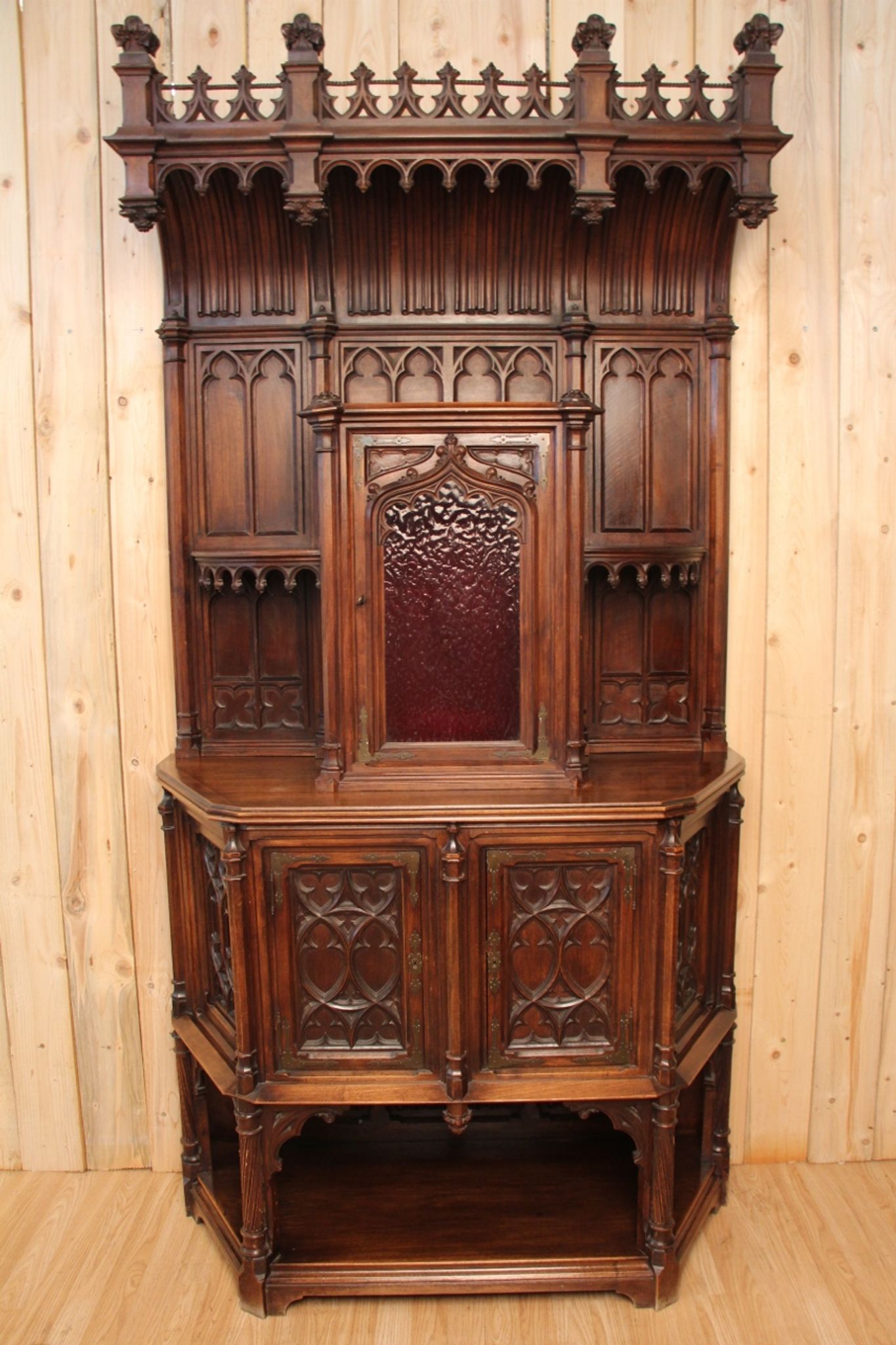 Credence in walnut 19th neo-gothic flamboyant